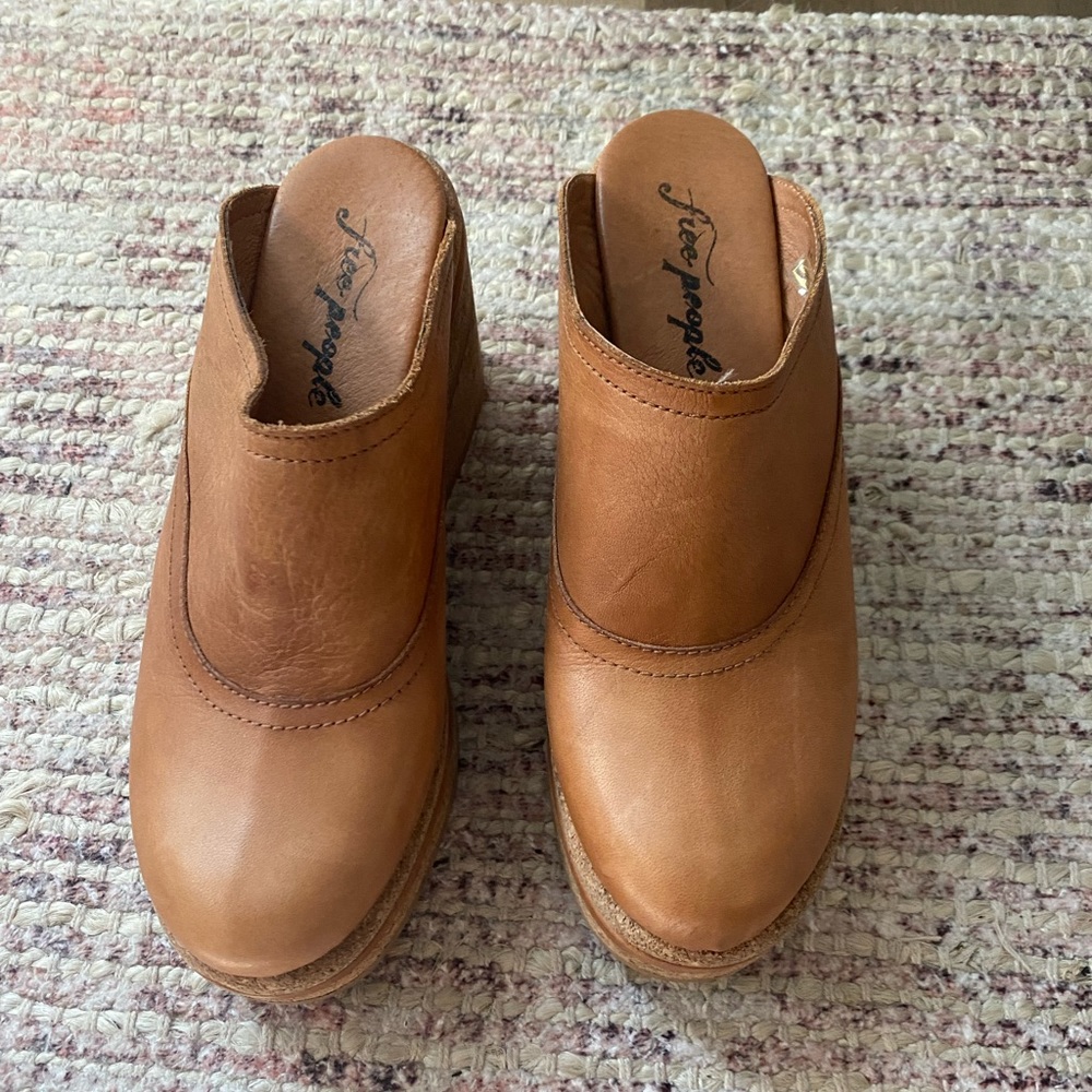 Free People Clogs